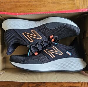 Women's New Balance WROAVCK size 10